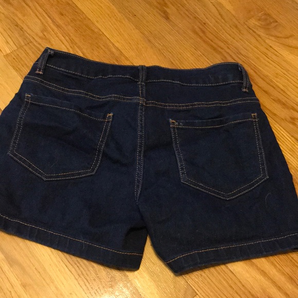Shorts - Picture 3 of 3